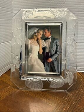 Vintage 1990s Crystal Clear Glass Floral Picture Frame - Silver Inner Border